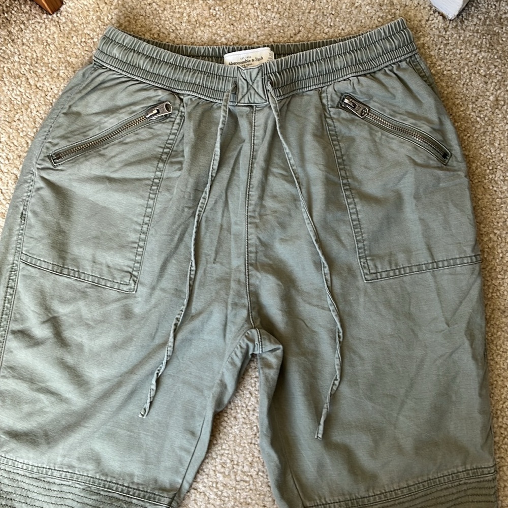 Abercrombie & Fitch Women's Moto Green Cotton Blend Utility Joggers, Size XS - Picture 6 of 15
